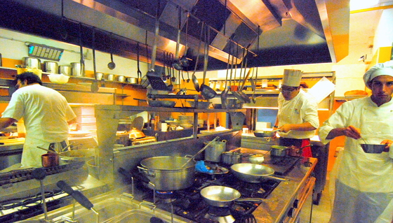 La Subida kitchen.JPG